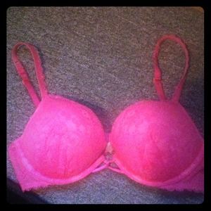 Victoria Secret miraculous plundge bra 34B