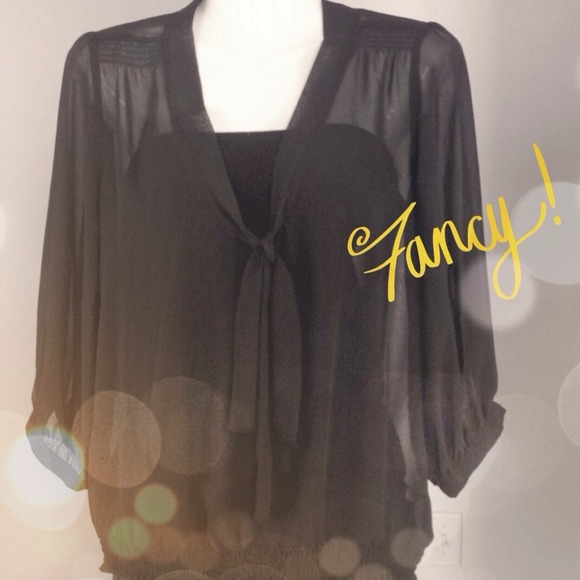 🌀Sold in bundle🌀Semi-sheer Blk Tie Front Blouse