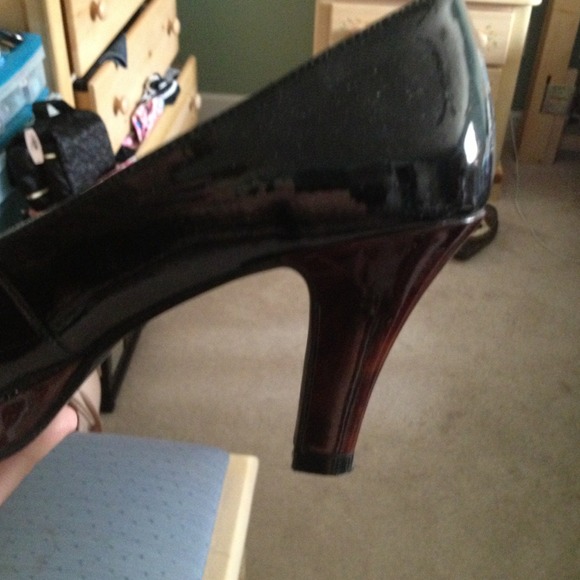 Black patent leather peep toe pumps🎀REDUCED🎀 - Picture 3 of 4