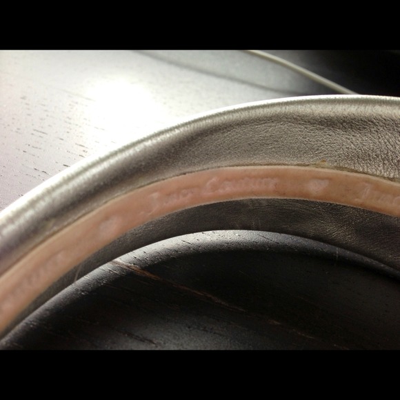 Juicy Couture Headband. Silver w/ Gold Emblem - Picture 4 of 4