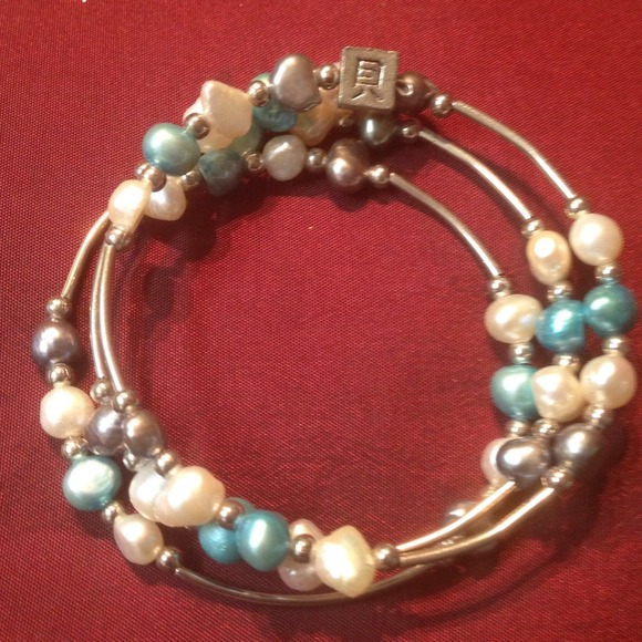 natural freshwater off white and blue pearl
