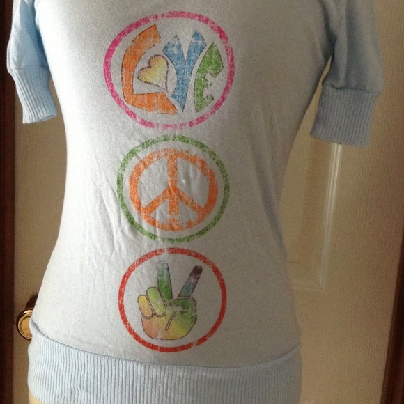Peace & Love tee! - Picture 2 of 3
