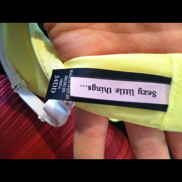 Yellow/green semi push up bra by Victorias Secret - Picture 4 of 4