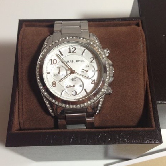 ❌SOLD❌Michael Kors Silver Blair Watch - Picture 2 of 4