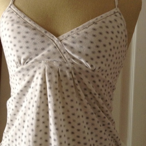 AE V-neck cross back tank! - Picture 2 of 4