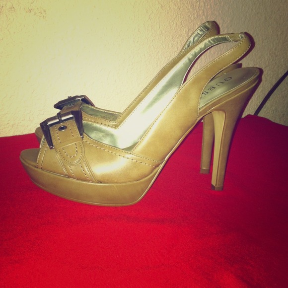 🆕GUESS platform heels 💢PRICE REDUCED💢