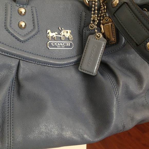 Coach - Picture 4 of 4