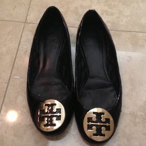 Tory Burch quilted Quinn size 9