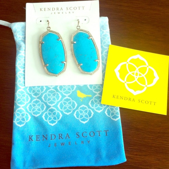 NWT Kendra Scott Danielle earrings