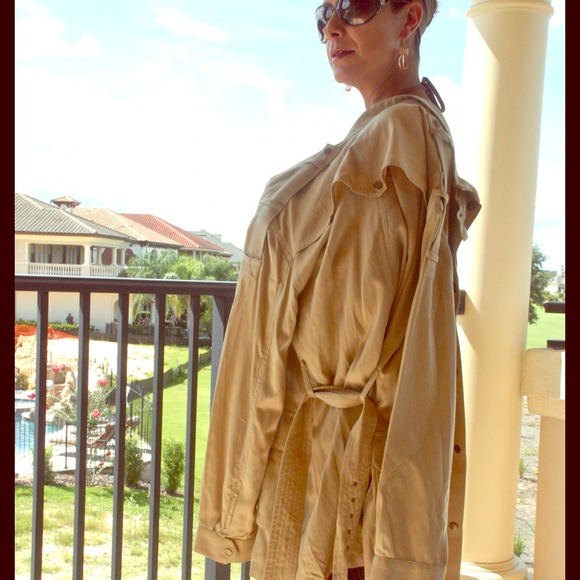 Silk coat. Safari style.  Never worn!!
