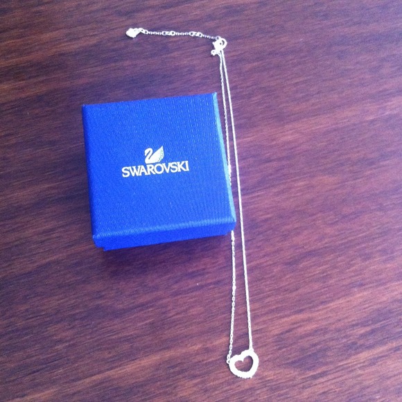 Swarovski Crystal Towards Heart Necklace - Picture 3 of 4