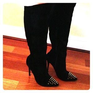 Gorgeous black suede knee high boots!
