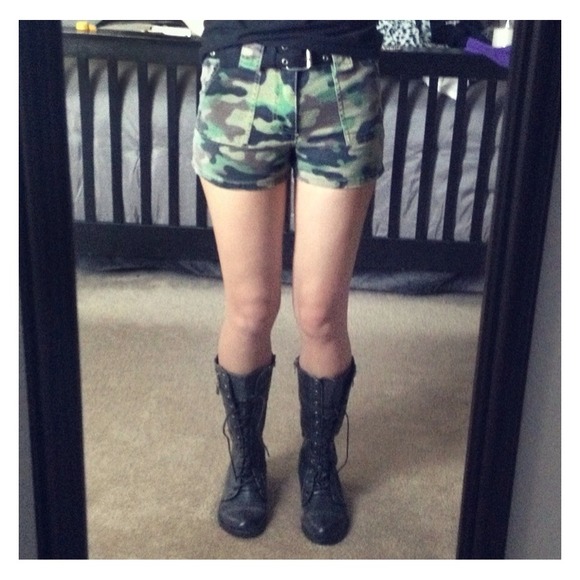 ❌SOLD❌ Groove Sedona Mid-calf black combat boots - Picture 3 of 3