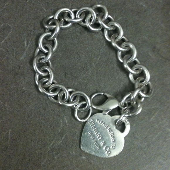 Return to Tiffany silver heart tag charm bracelet