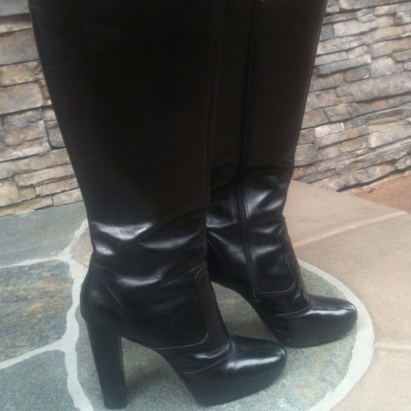 Black Boots good condition, little scuffed!