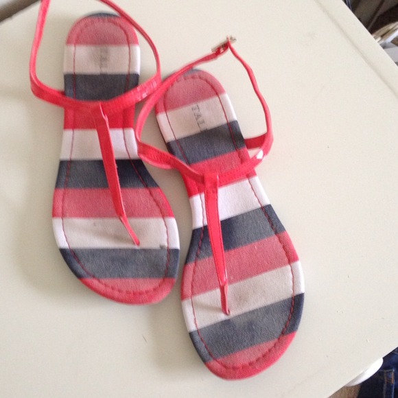 Flat shoes
