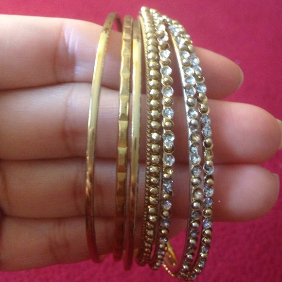 gold toned bangle