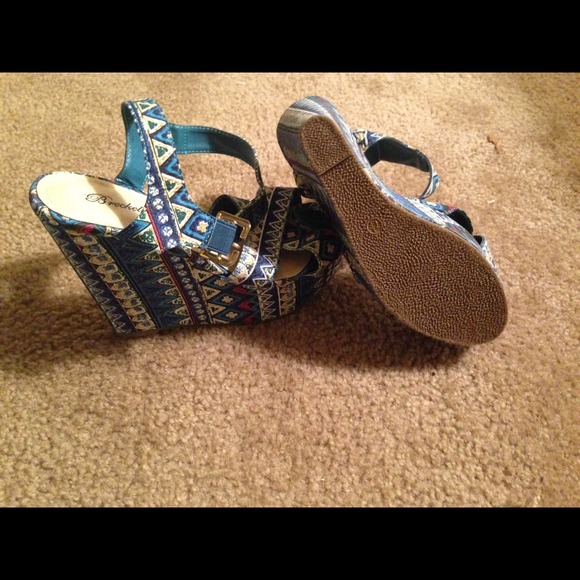 Multi colored heels (wedges!!!!!) - Picture 2 of 3