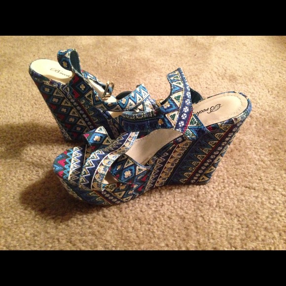 Multi colored heels (wedges!!!!!) - Picture 3 of 3