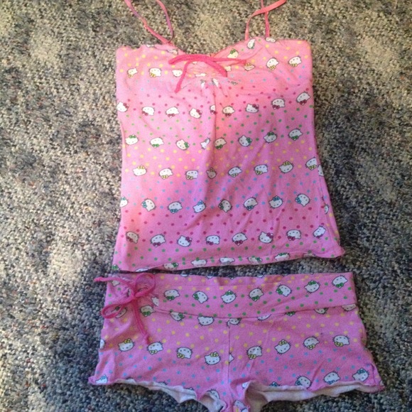 Hello kitty pajama set