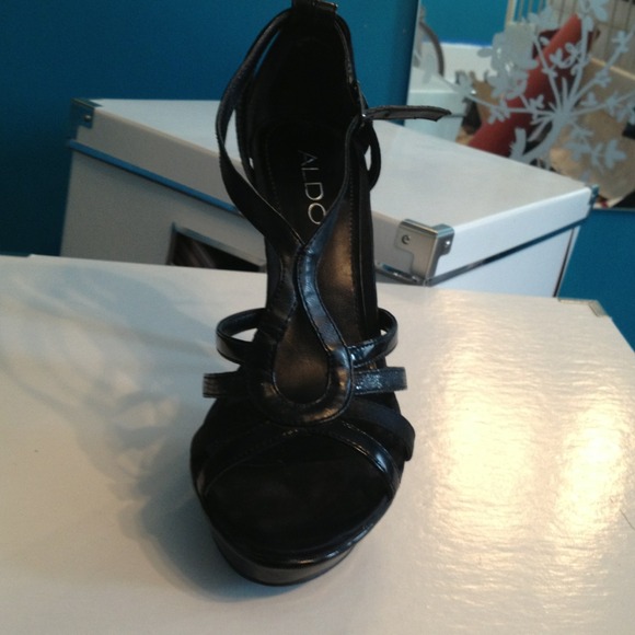 Sexy Black 4" aldo heels - Picture 3 of 3