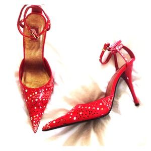 Gorgeous heels. Size 7-7.5