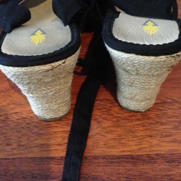 Volatile - Picture 4 of 4