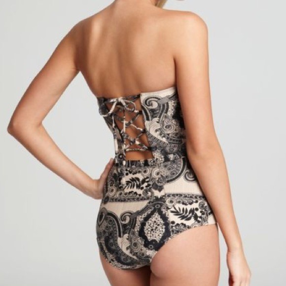 ❌SOLD LOCALLY❌ Zimmermann Lace Print One-Piece - Picture 3 of 4