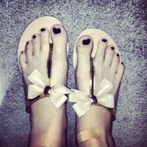 ❌ON HOLD❌ NWOT 🎀 Kikki Report sandals