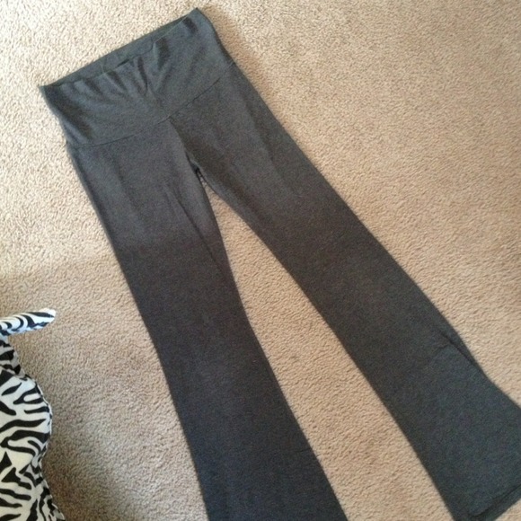 dark grey yoga pants