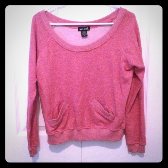 Long sleeve pink sweater!