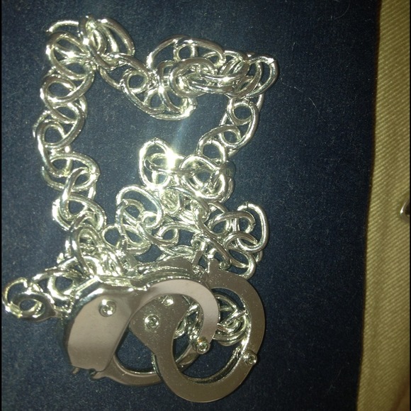 Neclace - Picture 2 of 2