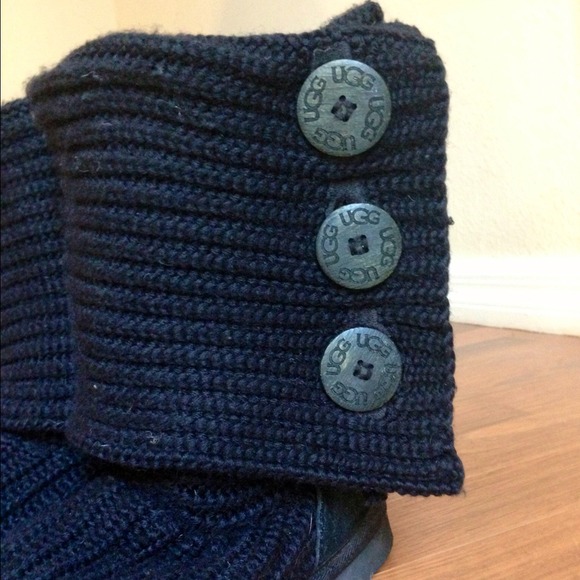 ❌Bundled❌ UGG || Tall Knit Button Boot- Black - Picture 3 of 4