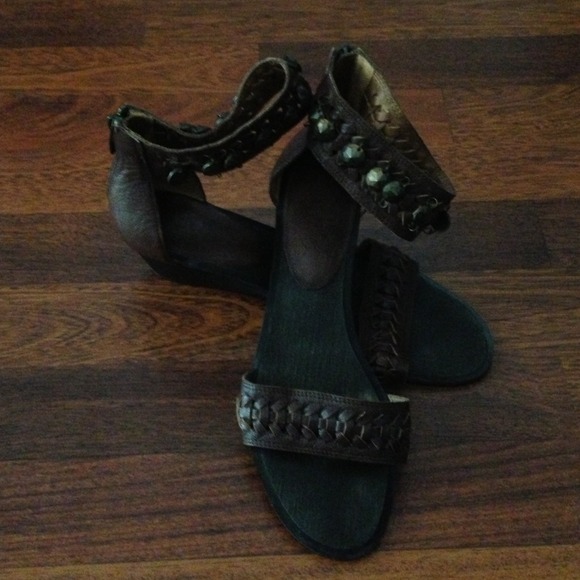 Nine West - Picture 2 of 4