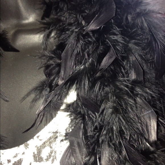 Exquisite feather jacket! - Picture 2 of 3