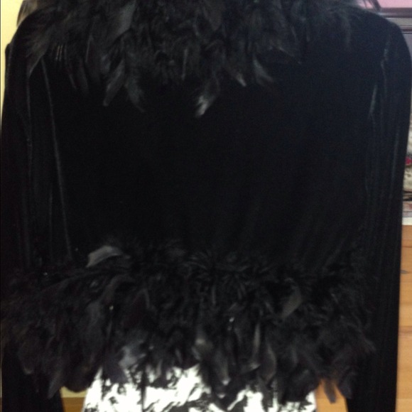 Exquisite feather jacket! - Picture 3 of 3