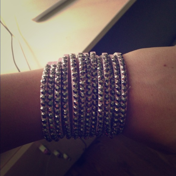 Glittery pink chocker bracelet - Picture 1 of 3