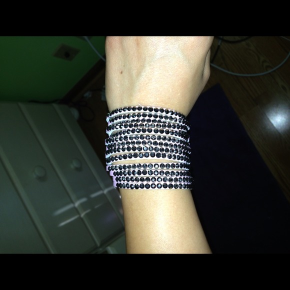 Glittery pink chocker bracelet - Picture 3 of 3