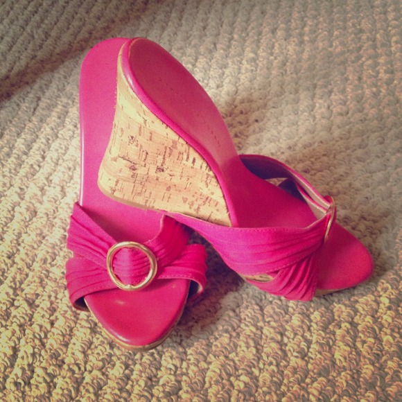 ((SOLD IN BUNDLE)) Hot Pink Cork Wedges