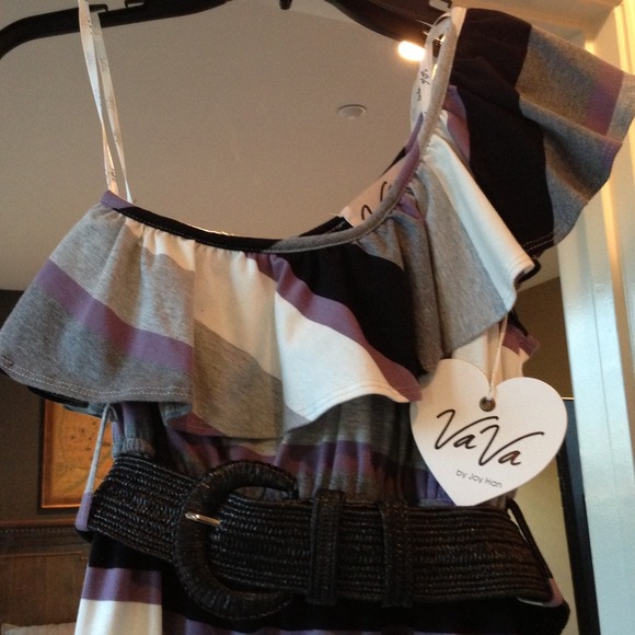 ♦️BUNDLED/SOLD♦️Asymmetric Striped Ruffle Dress! - Picture 2 of 4