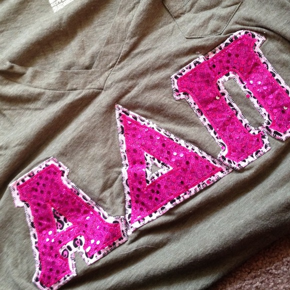 Alpha delta Pi, adpi pink leopard V-neck tee