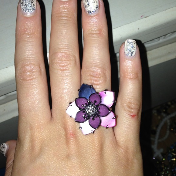Juicy couture flower ring. - Picture 2 of 2
