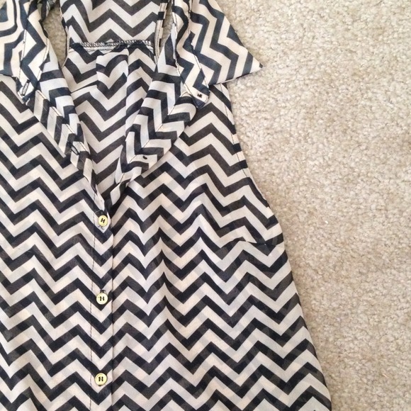 🎁BUNDLED🎁SOLD🚫Chevron tank🚫