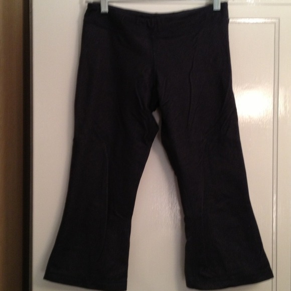 Lululemon Gather and Crow crop - blue denim  4