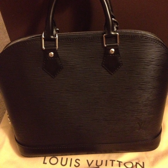 ⛔SOLD⛔💯 Authentic Louis Vuitton EPI Alma PM - Picture 2 of 4