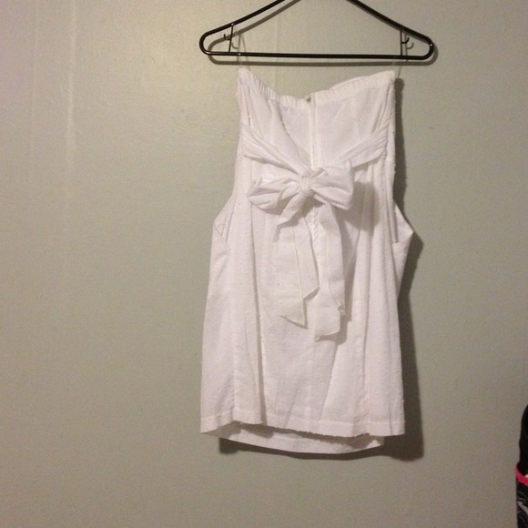 Crisp White Strapless Dress 🎀 - Picture 2 of 3