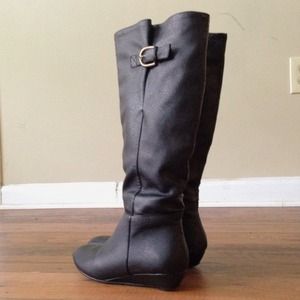 ❌RESERVED❌Wedged Black Riding Style Boots $16
