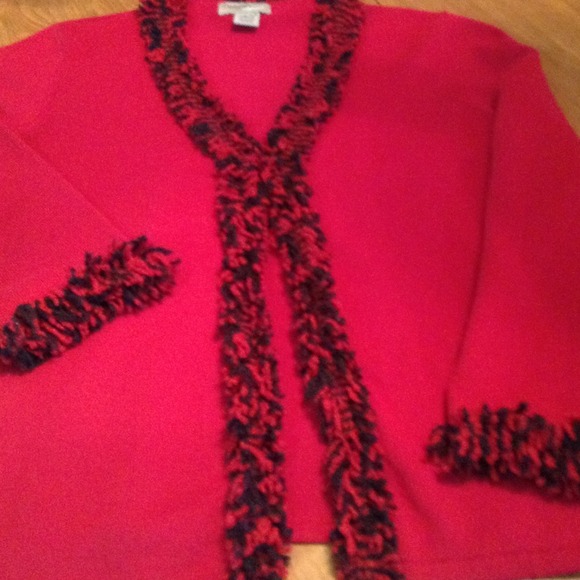 Sweater with black and red fringe