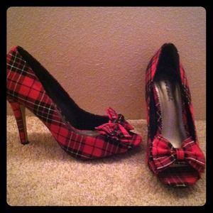 !*REDUCED*! Pink plaid peeptoe stilettos