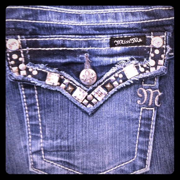 SOLD on another website! MISS ME JEANS... Size 30